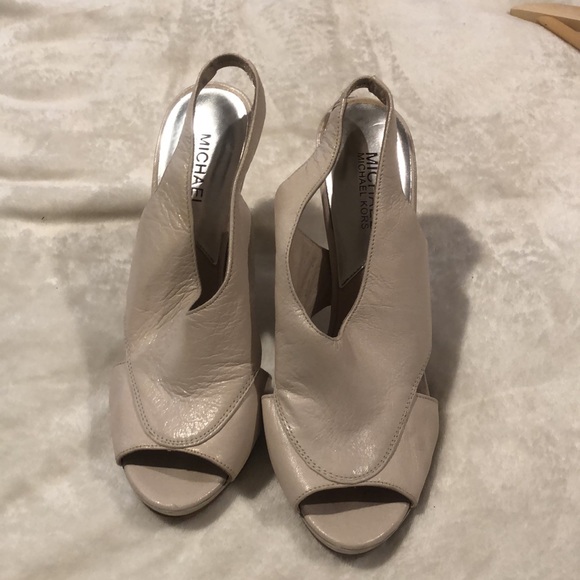 Michael Kors vanilla leather pump - Picture 3 of 4